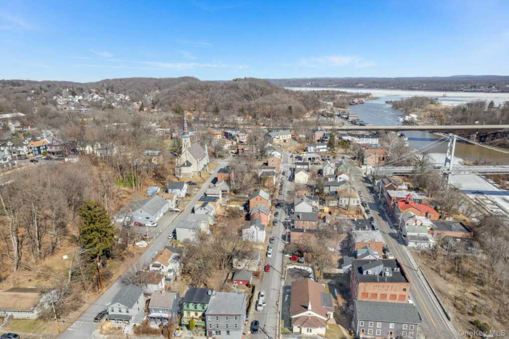 77 W Union Street, Kingston, NY 12401 - Photo 3 of 16