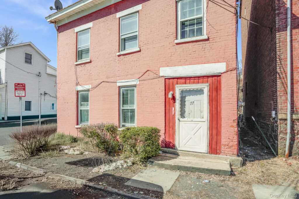 77 W Union Street, Kingston, NY 12401 - Photo 4 of 16