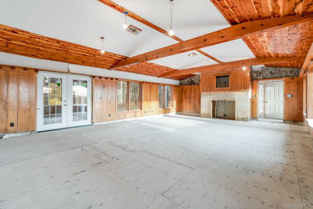 233 Forest Hill Drive, Kingston, NY 12401 - Photo 9 of 34