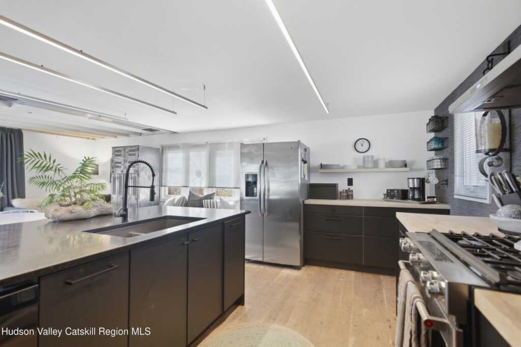 128 Parsell Street, Kingston, NY 12401 - Photo 15 of 43