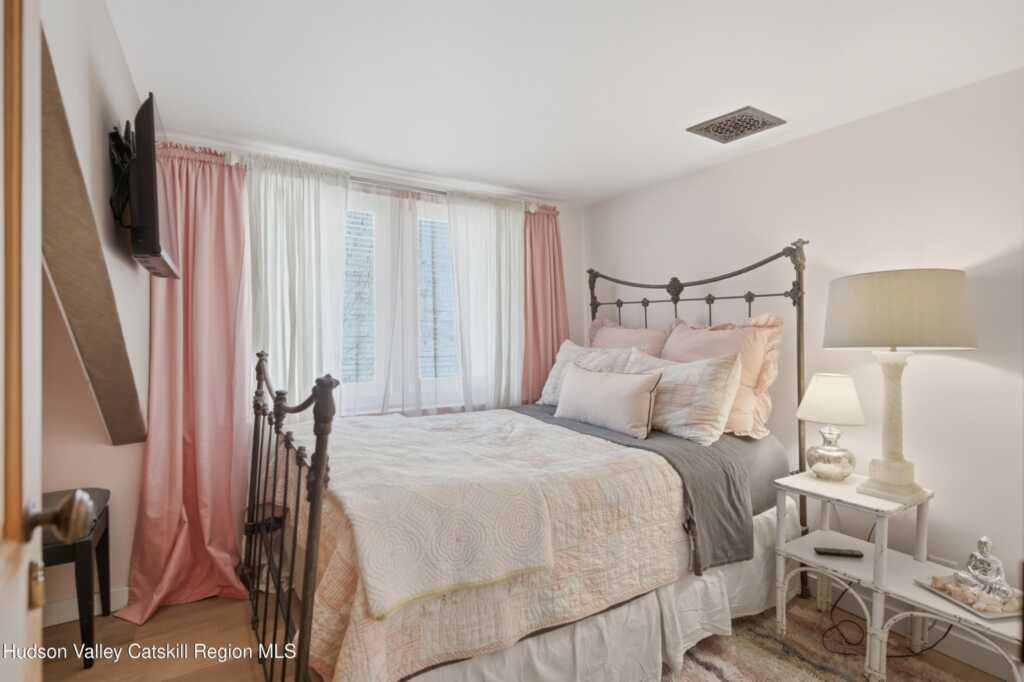 128 Parsell Street, Kingston, NY 12401 - Photo 27 of 43