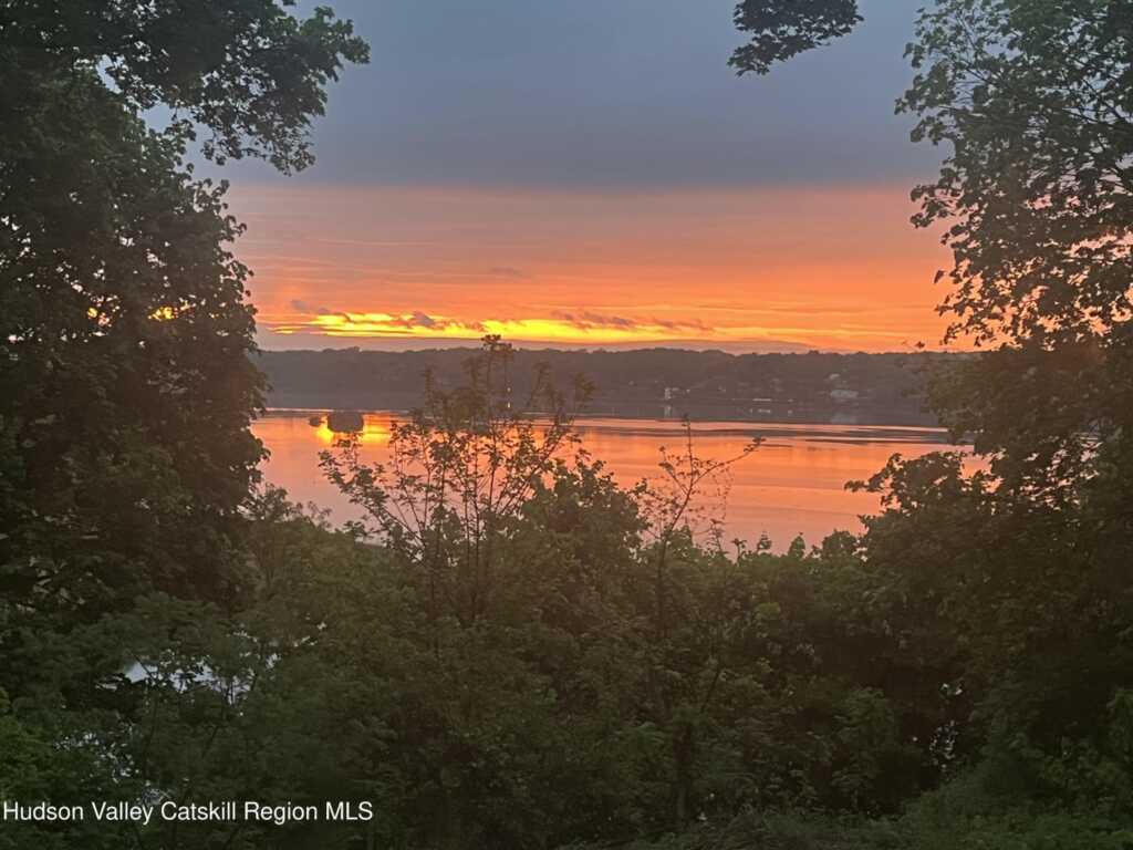 128 Parsell Street, Kingston, NY 12401 - Photo 4 of 43