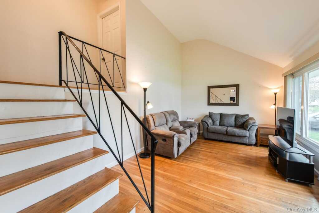 4 Edgewood Drive, Saugerties, NY 12477 - Photo 12 of 39