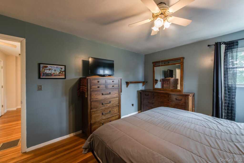 4 Edgewood Drive, Saugerties, NY 12477 - Photo 15 of 39