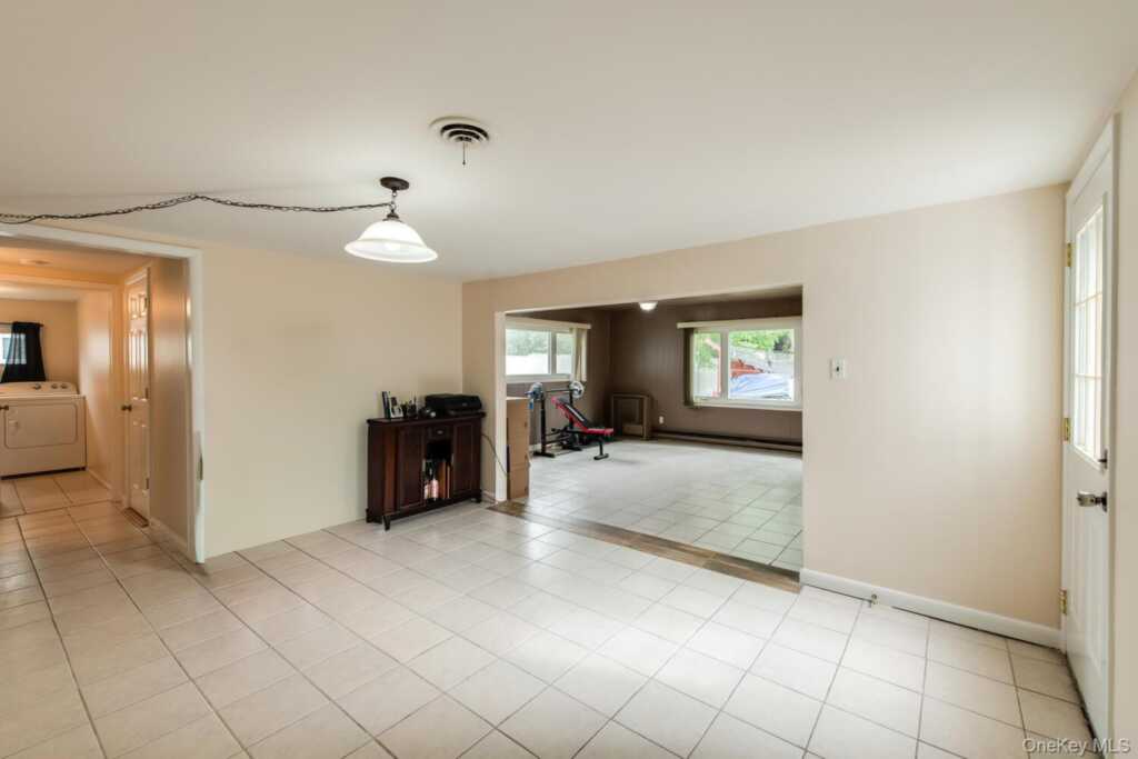 4 Edgewood Drive, Saugerties, NY 12477 - Photo 23 of 39