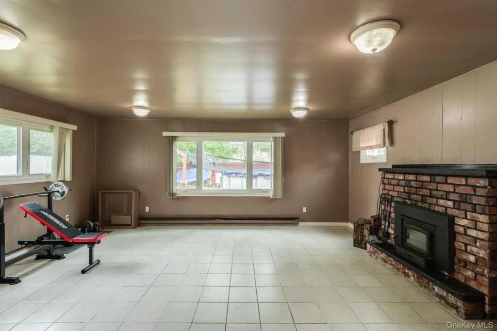 4 Edgewood Drive, Saugerties, NY 12477 - Photo 24 of 39