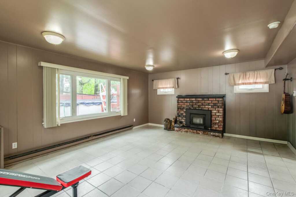 4 Edgewood Drive, Saugerties, NY 12477 - Photo 25 of 39