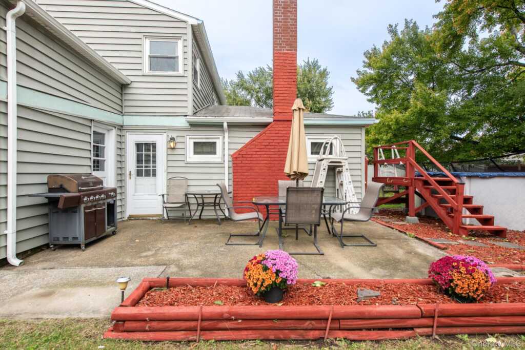 4 Edgewood Drive, Saugerties, NY 12477 - Photo 31 of 39