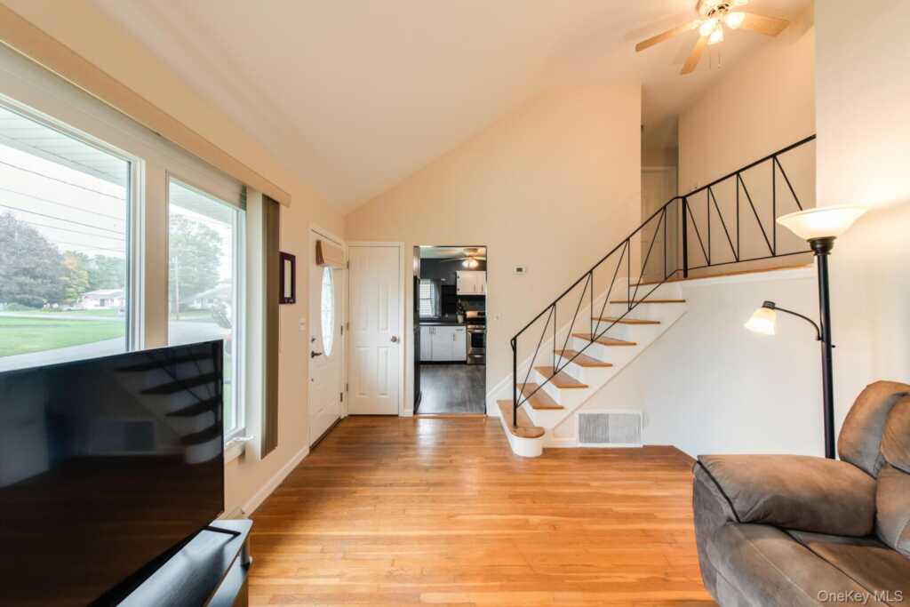 4 Edgewood Drive, Saugerties, NY 12477 - Photo 6 of 39