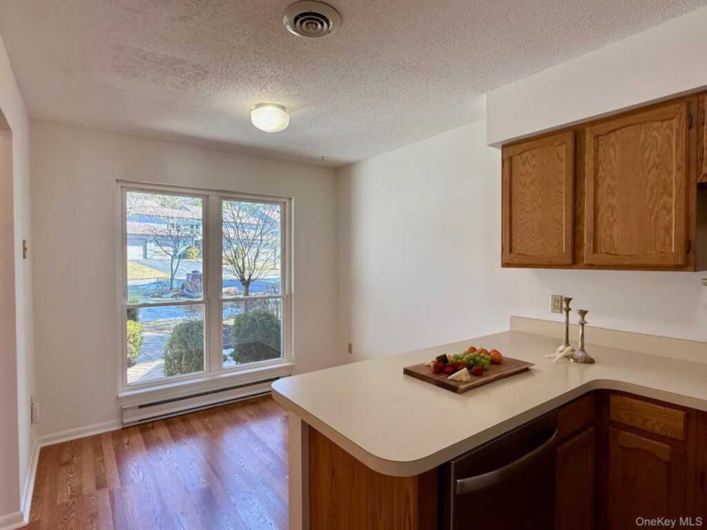 14 Pond Drive, Rhinebeck, NY 12572 - Photo 4 of 24