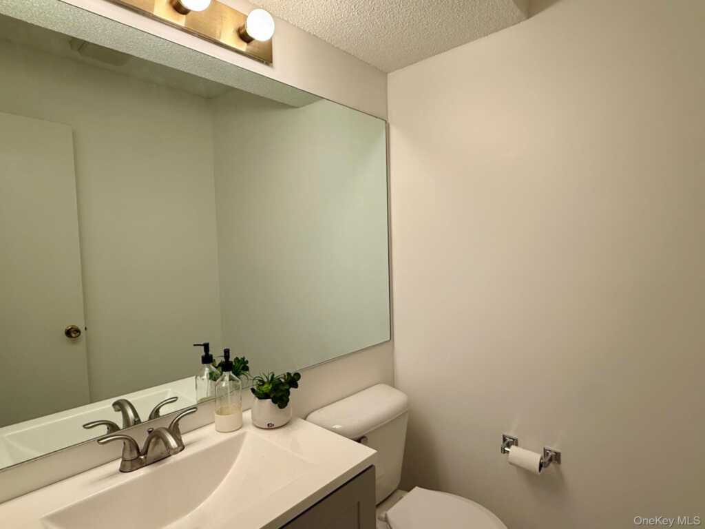 14 Pond Drive, Rhinebeck, NY 12572 - Photo 5 of 24