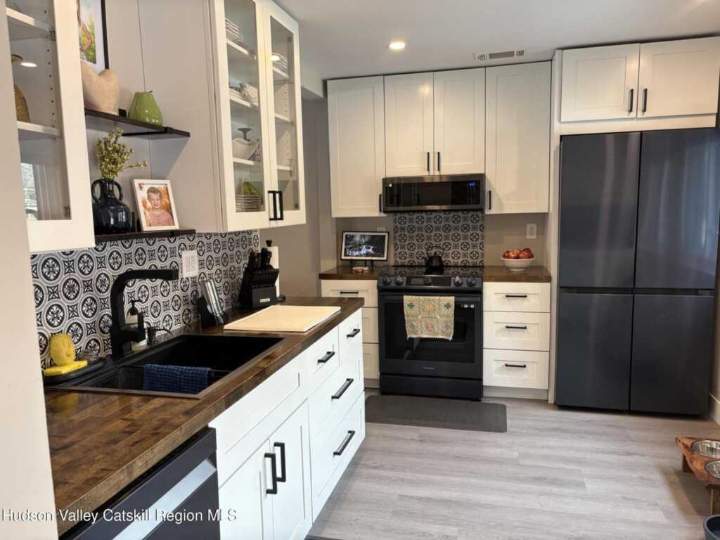 204 Village Court, Kingston, NY 12401 - Photo 2 of 21