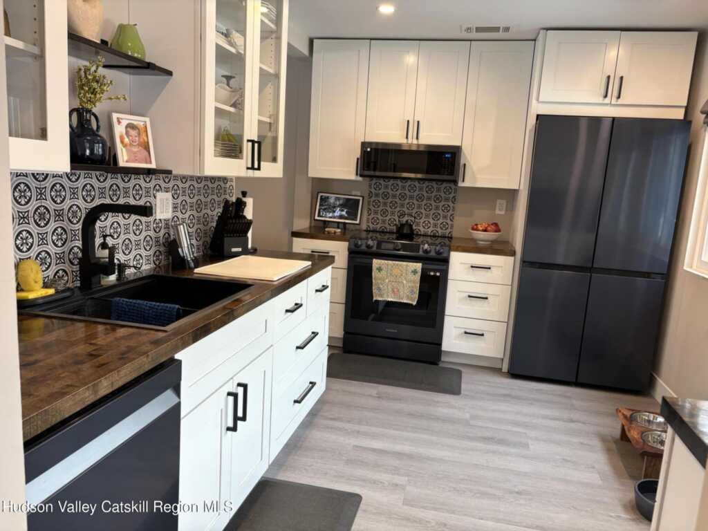 204 Village Court, Kingston, NY 12401 - Photo 3 of 21