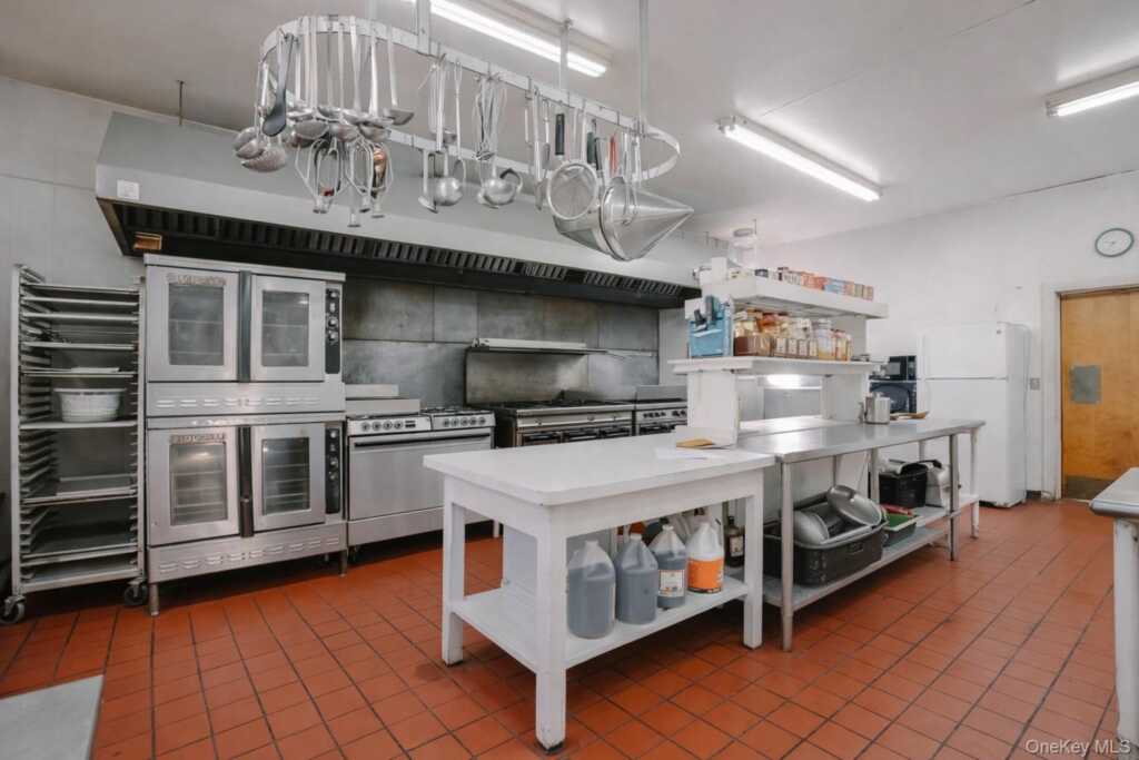 9 Solway Road, Saugerties, NY 12477 - Photo 16 of 47