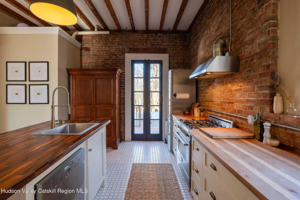 45 Chestnut Street, Kingston, NY 12401 - Photo 18 of 36