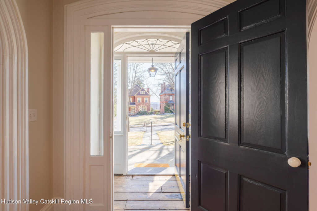 45 Chestnut Street, Kingston, NY 12401 - Photo 5 of 36