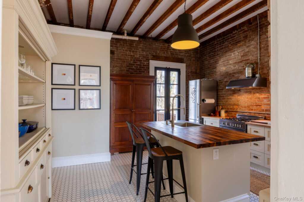 45 W Chestnut Street, Kingston, NY 12401 - Photo 17 of 36