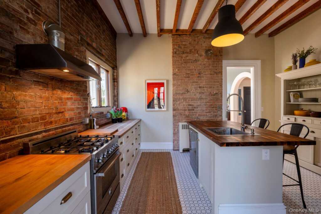 45 W Chestnut Street, Kingston, NY 12401 - Photo 21 of 36