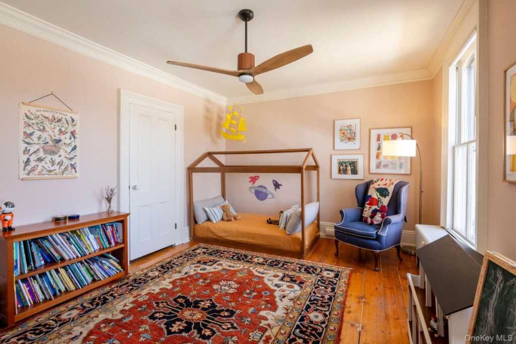 45 W Chestnut Street, Kingston, NY 12401 - Photo 26 of 36