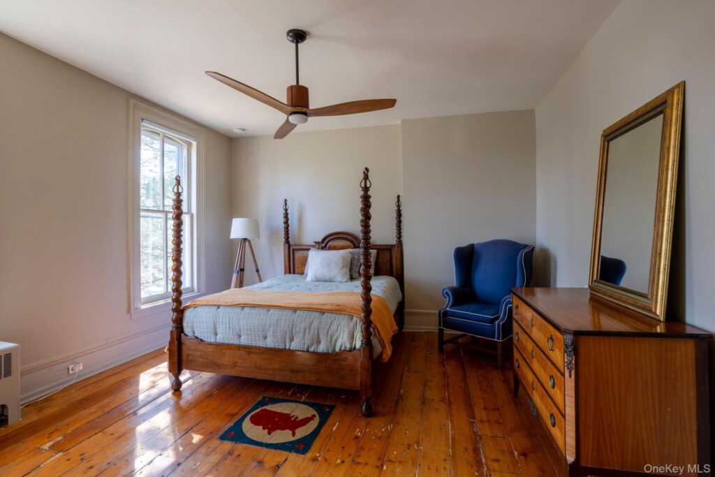 45 W Chestnut Street, Kingston, NY 12401 - Photo 28 of 36