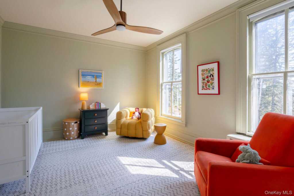 45 W Chestnut Street, Kingston, NY 12401 - Photo 32 of 36