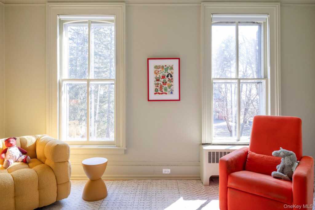 45 W Chestnut Street, Kingston, NY 12401 - Photo 33 of 36