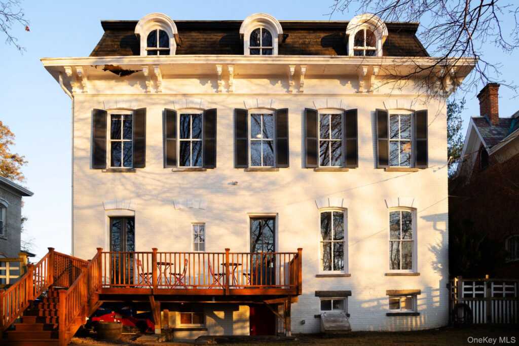 45 W Chestnut Street, Kingston, NY 12401 - Photo 34 of 36