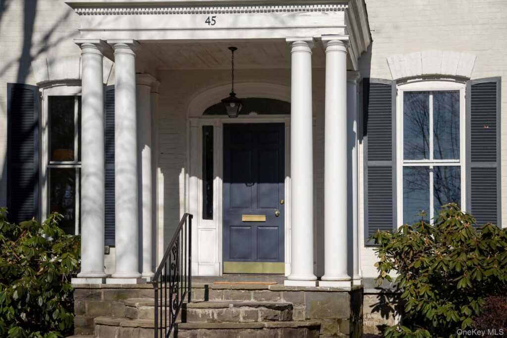 45 W Chestnut Street, Kingston, NY 12401 - Photo 4 of 36