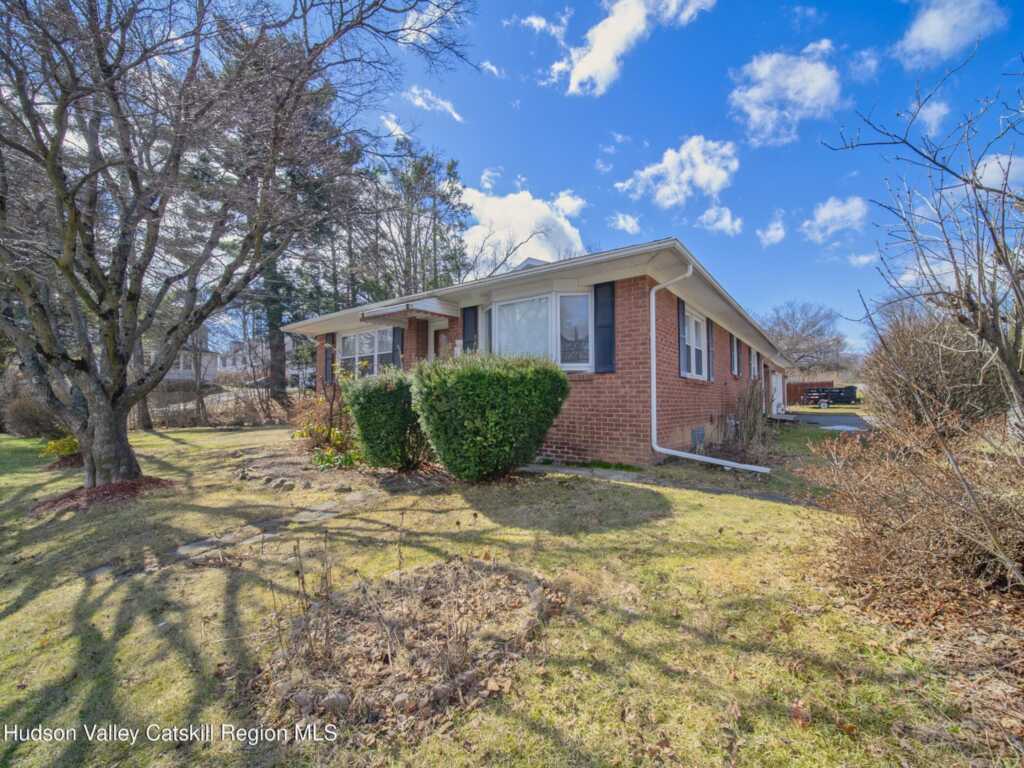 377 Chester Street, Kingston, NY 12401 - Photo 3 of 24