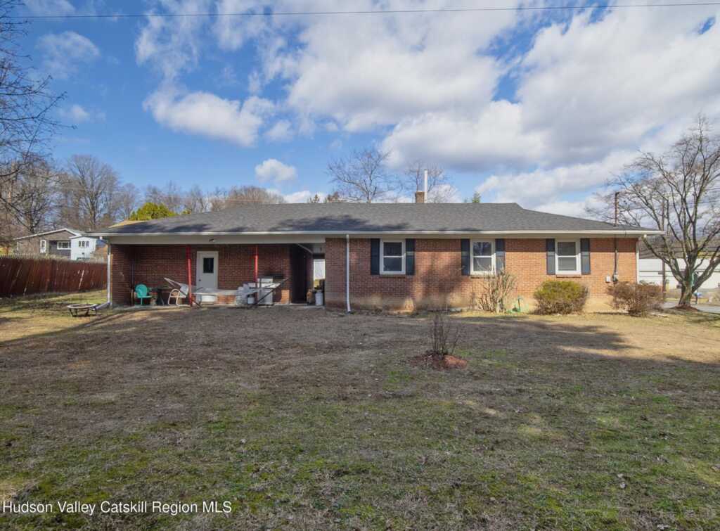 377 Chester Street, Kingston, NY 12401 - Photo 6 of 24