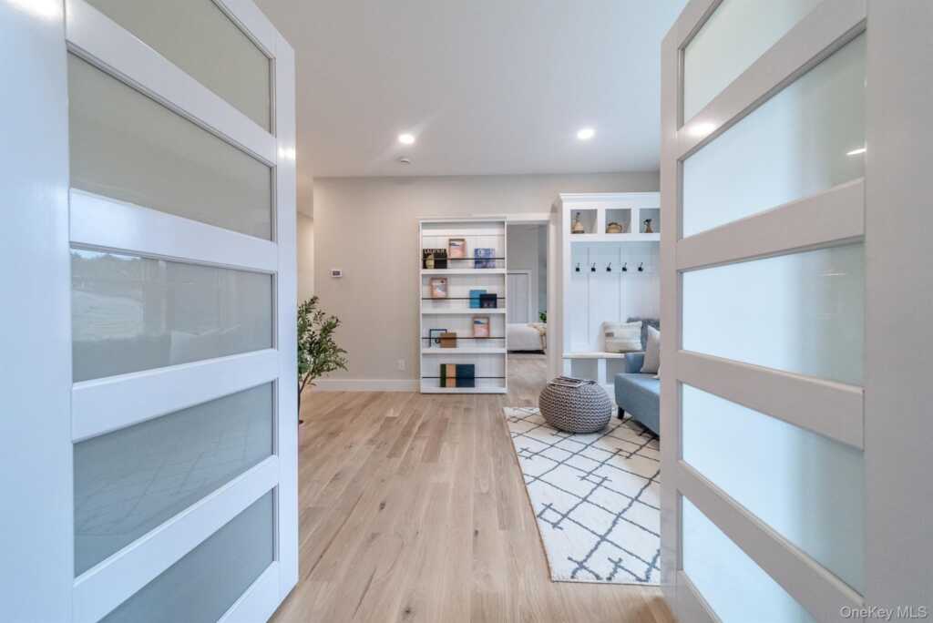 32 Pro Court, Hurley, NY 12443 - Photo 4 of 50