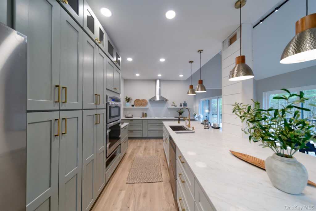 32 Pro Court, Hurley, NY 12443 - Photo 7 of 50