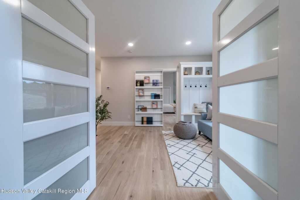 32 Pro Court, Hurley, NY 12443 - Photo 4 of 50