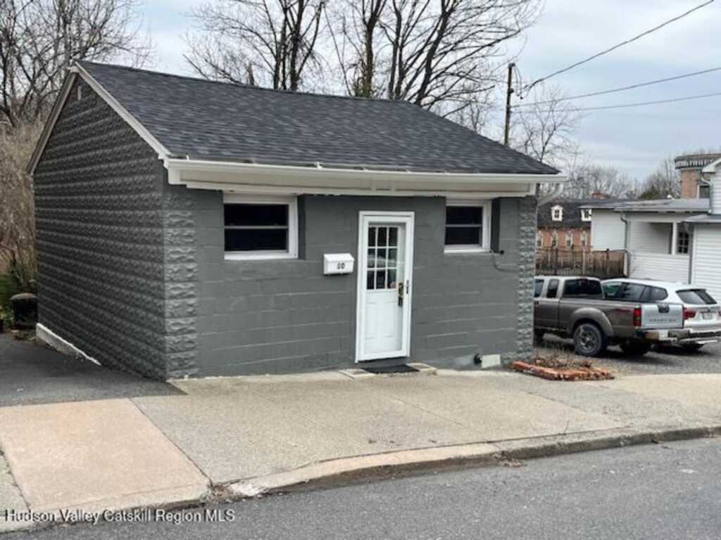 10 Post Street, Kingston, NY 12401