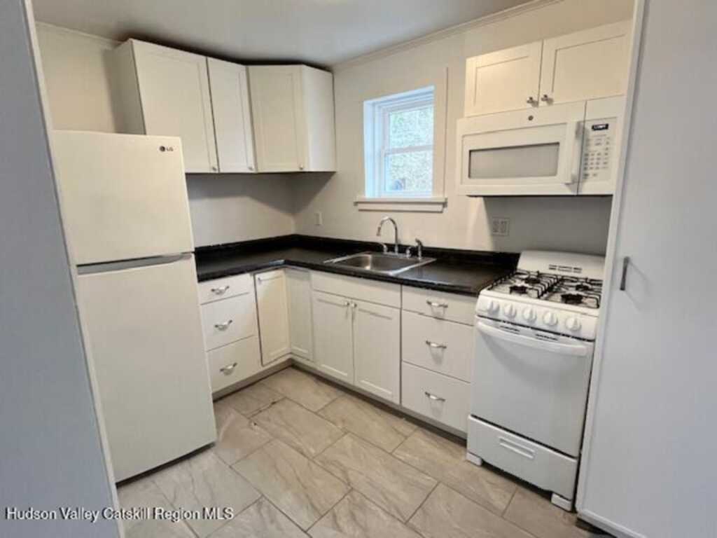 10 Post Street, Kingston, NY 12401 - Photo 7 of 8