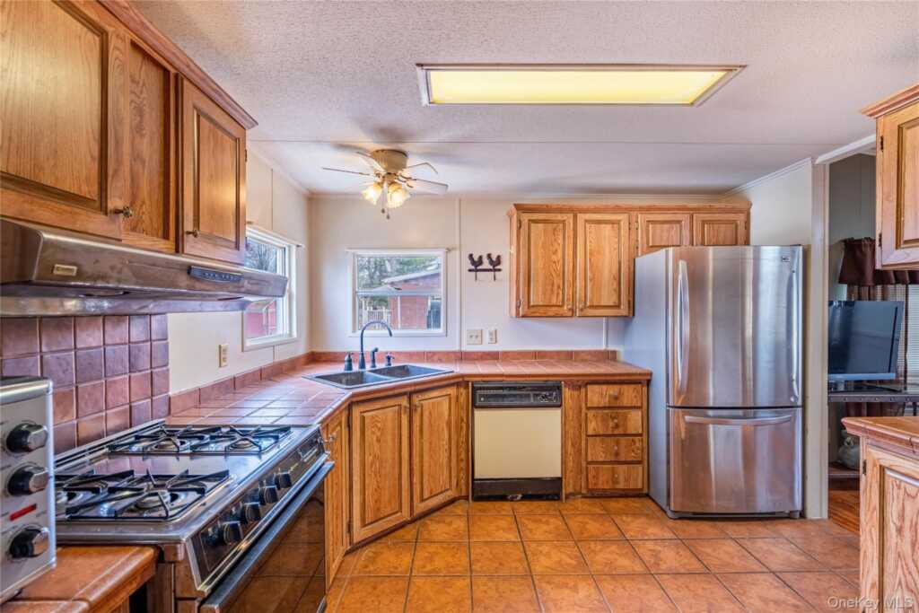 10 Apple Lane, New Paltz, NY 12561 - Photo 4 of 30