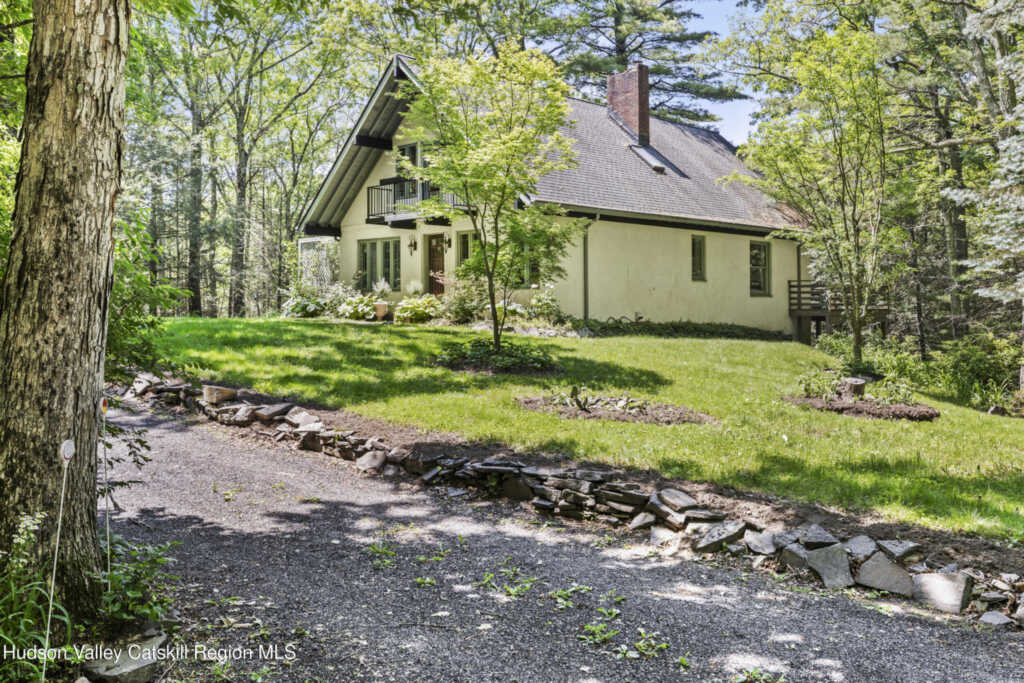 40 Northwoods Road, Saugerties, NY 12477 - Photo 2 of 43