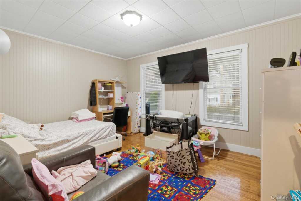 127 E Chester Street, Kingston, NY 12401 - Photo 10 of 27