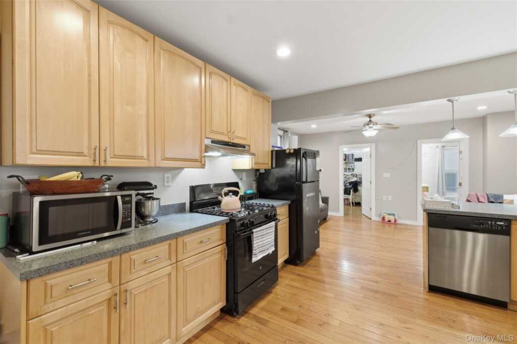 127 E Chester Street, Kingston, NY 12401 - Photo 15 of 27