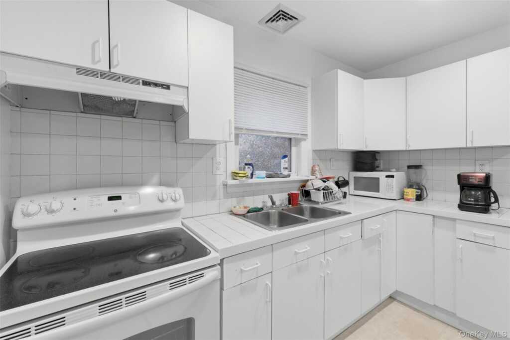 127 E Chester Street, Kingston, NY 12401 - Photo 25 of 27