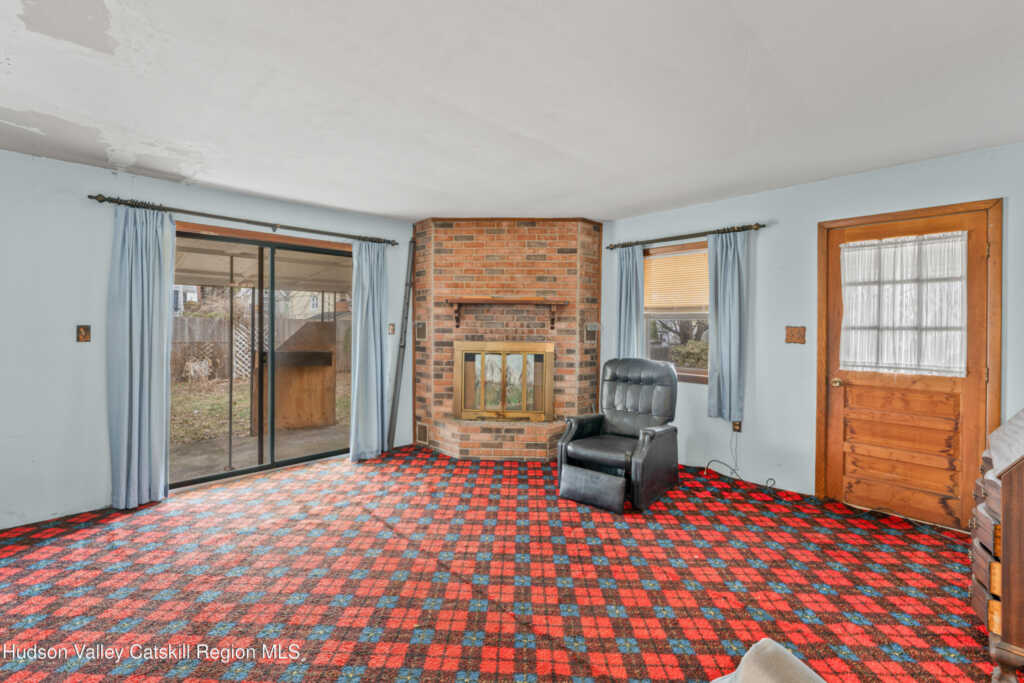 247 Chestnut Street, Kingston, NY 12401 - Photo 12 of 37