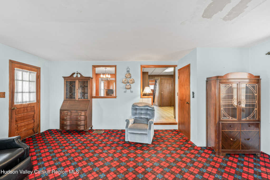 247 Chestnut Street, Kingston, NY 12401 - Photo 14 of 37