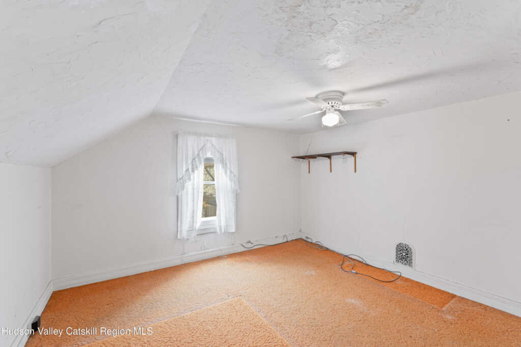 247 Chestnut Street, Kingston, NY 12401 - Photo 15 of 37