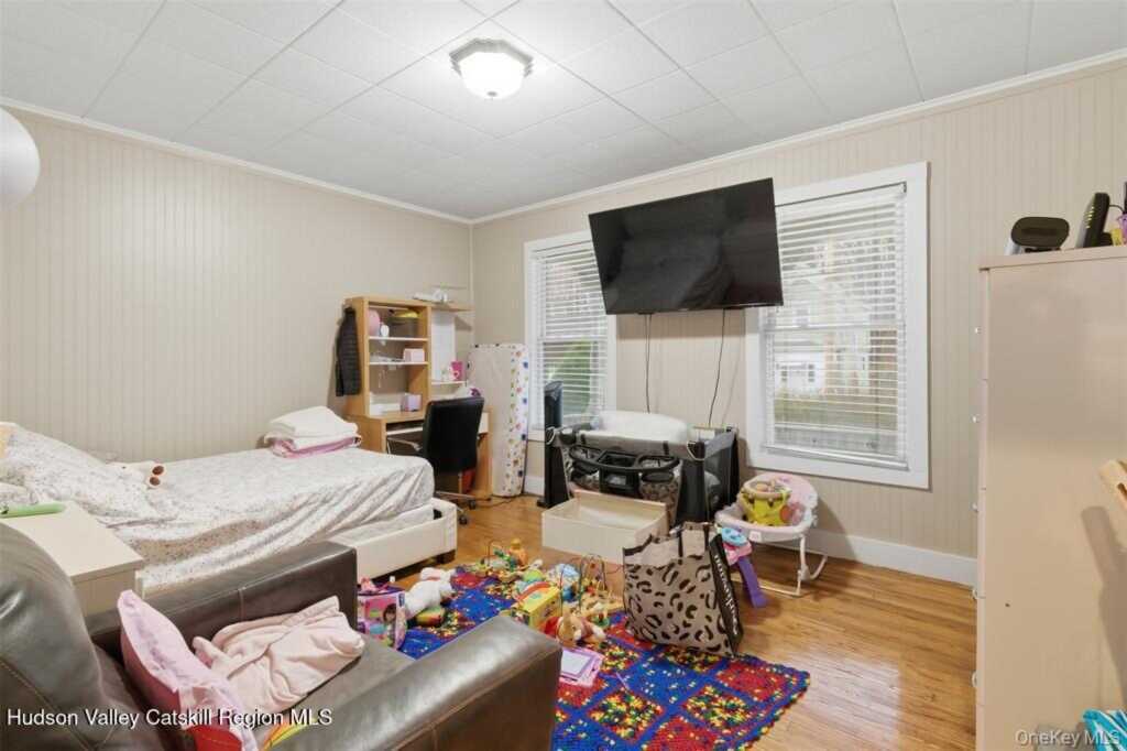 127 Chester Street, Kingston, NY 12401 - Photo 10 of 27