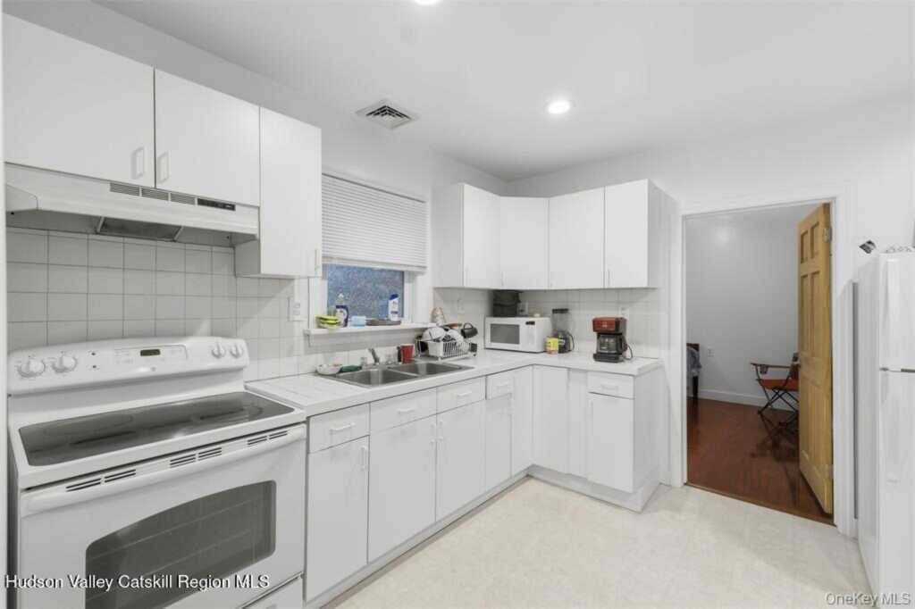 127 Chester Street, Kingston, NY 12401 - Photo 24 of 27