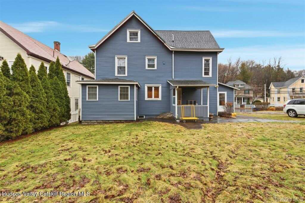 127 Chester Street, Kingston, NY 12401 - Photo 4 of 27