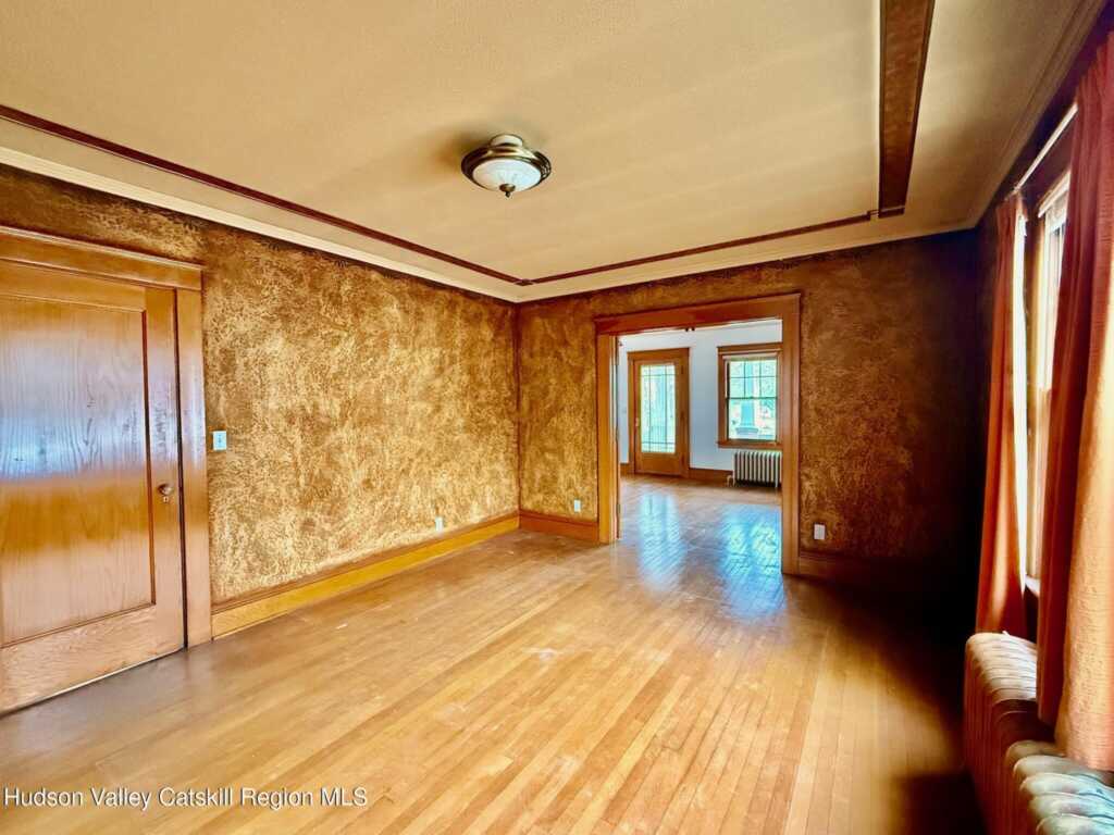 421 Albany Avenue, Kingston, NY 12401 - Photo 6 of 13