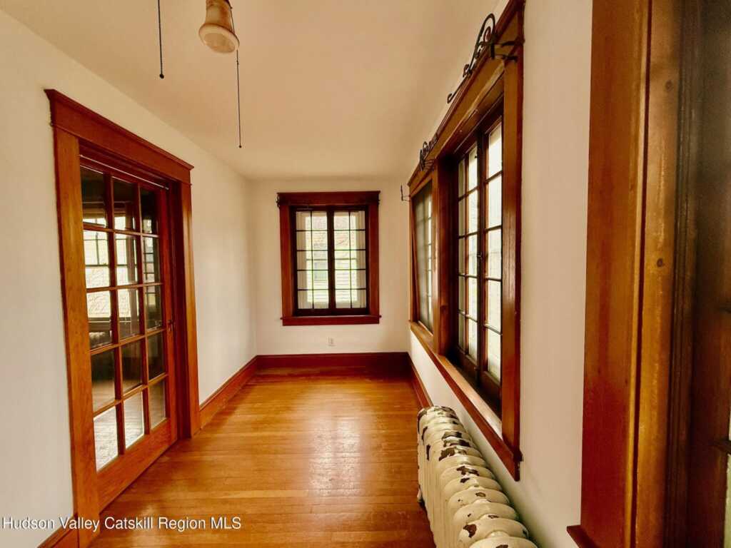 421 Albany Avenue, Kingston, NY 12401 - Photo 7 of 13