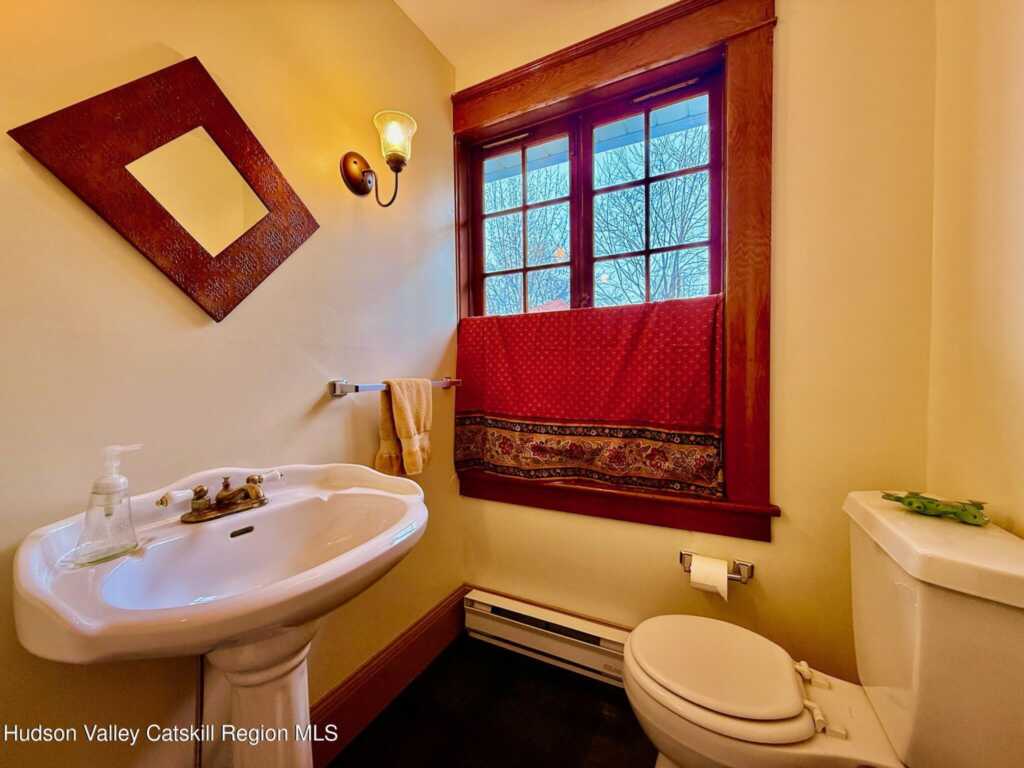 421 Albany Avenue, Kingston, NY 12401 - Photo 9 of 13