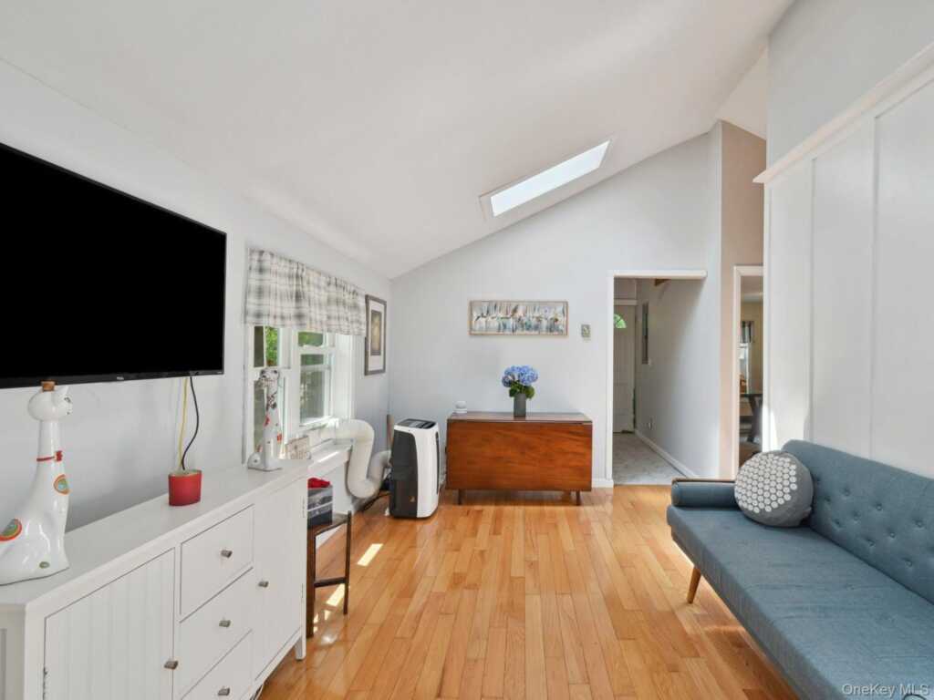 126 Hommelville Road, Saugerties, NY 12477 - Photo 6 of 32